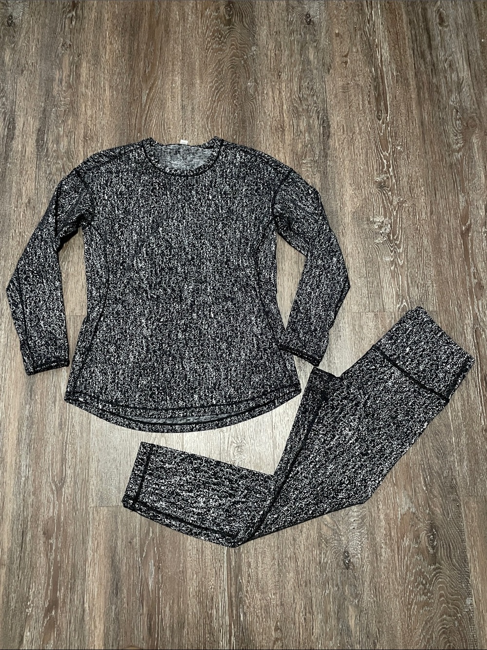 GUC Lululemon Matching Suited Jacquard Black White Set. Size 6